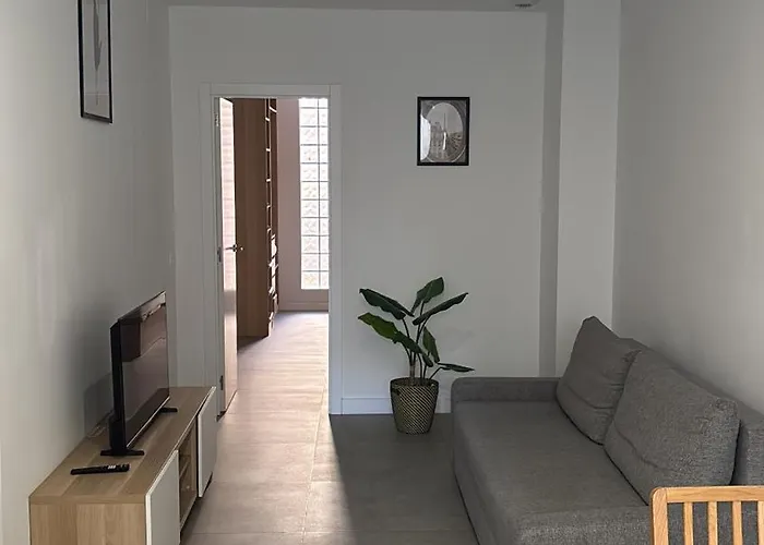 Apartamento A 5 Min Caminando De La Estacion De Bus Y Tren Maria Zambrano